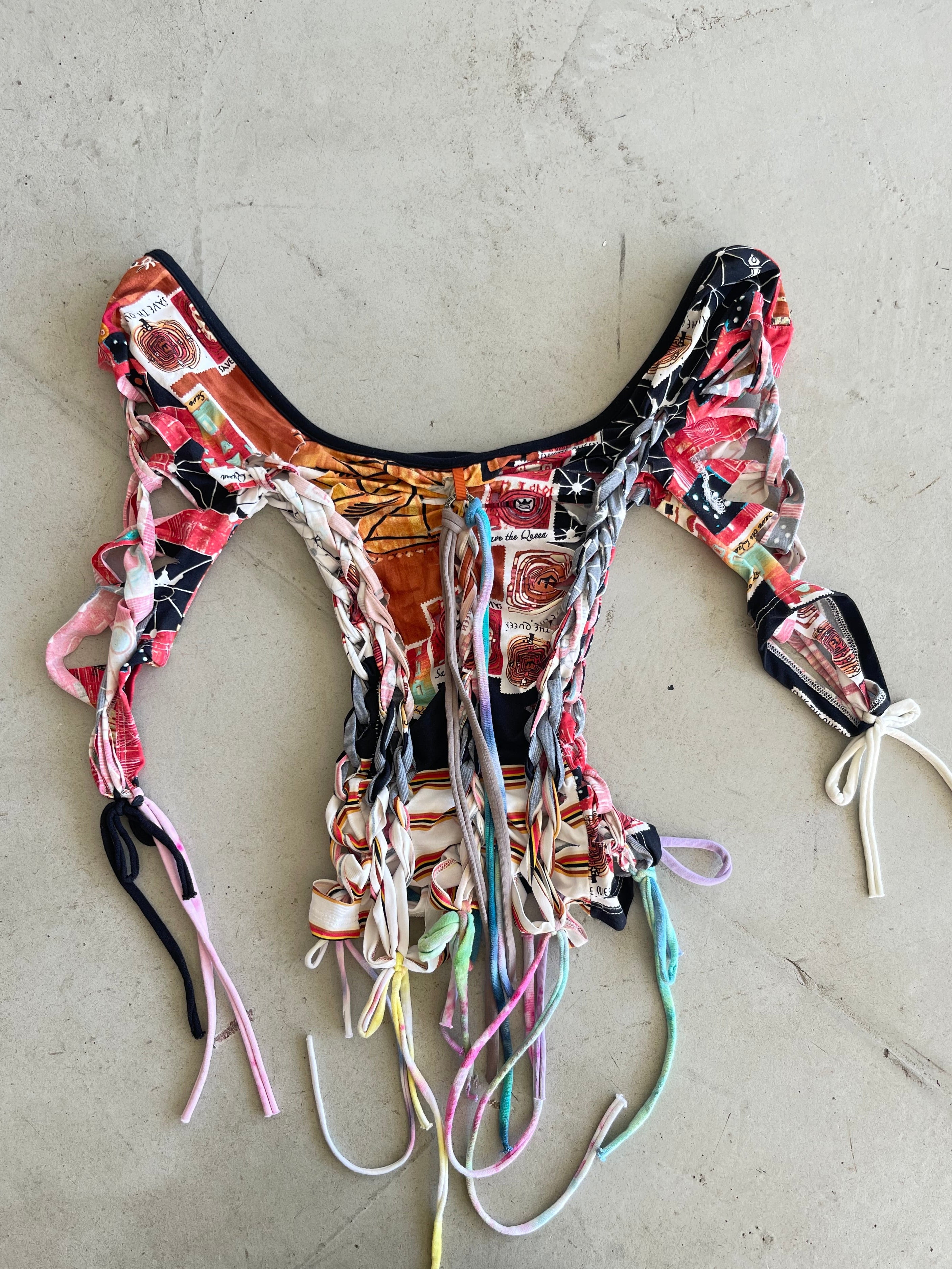 save the queen button top