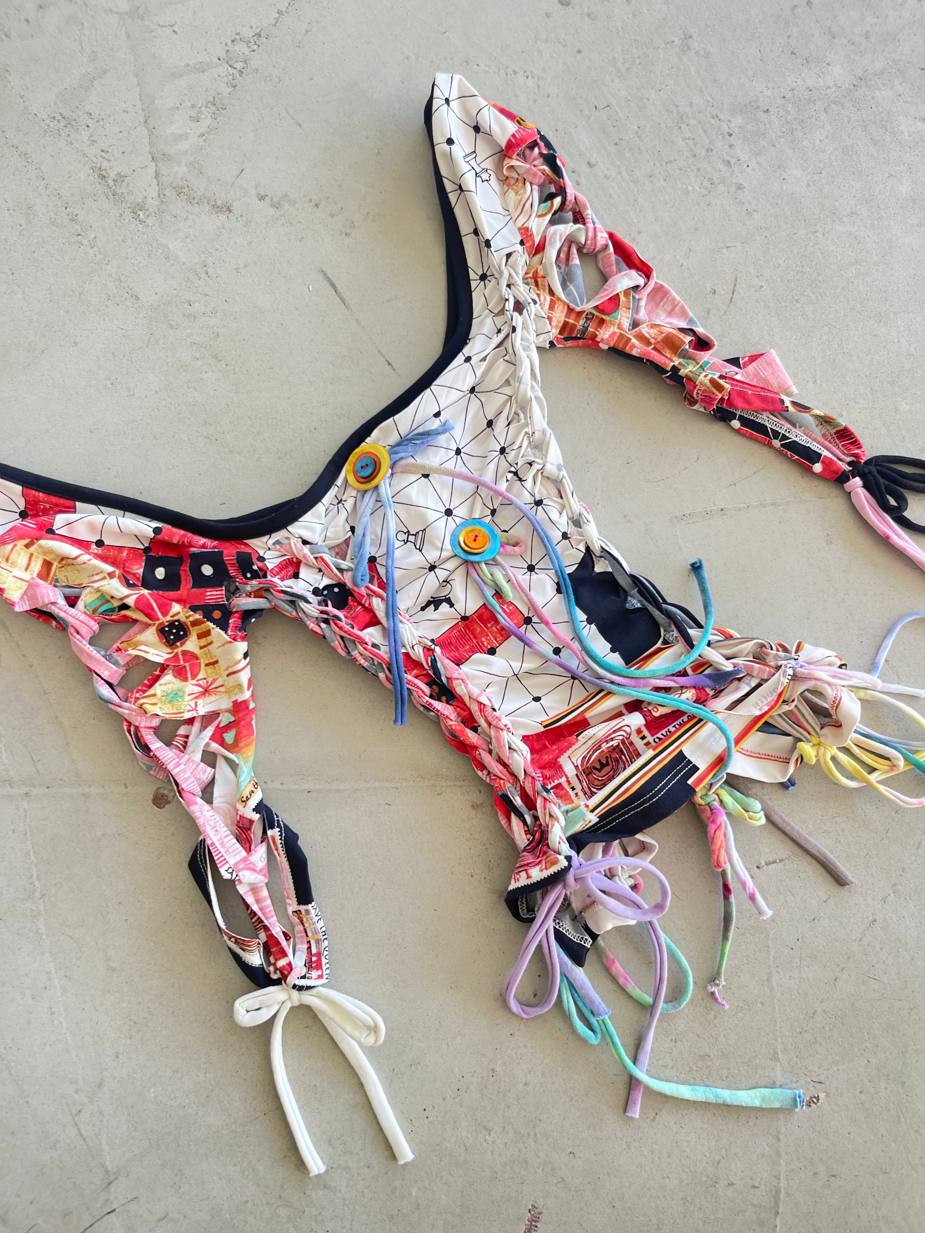 save the queen button top