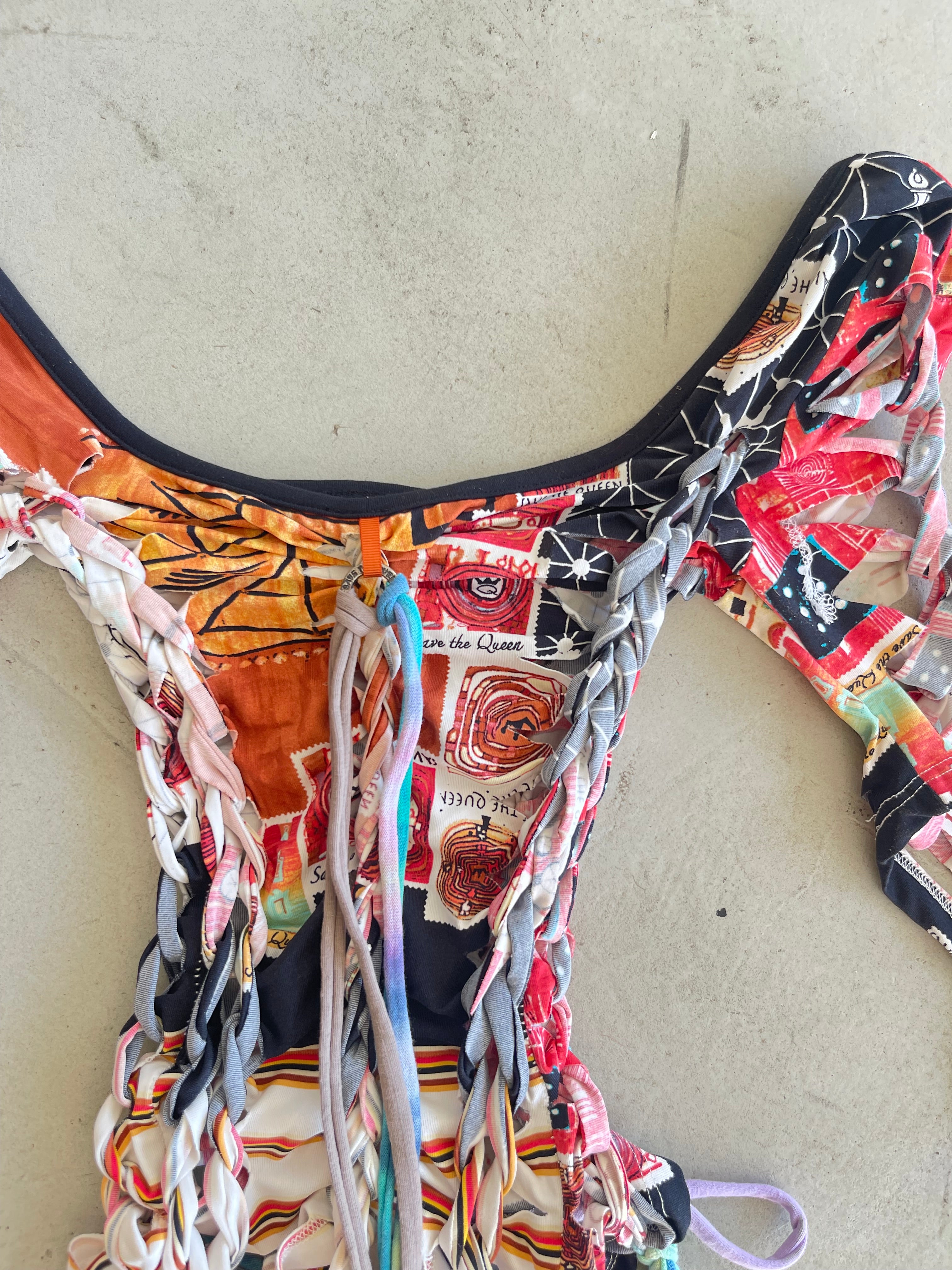 save the queen button top